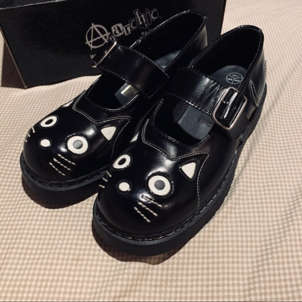 Anarchy kitty shoes